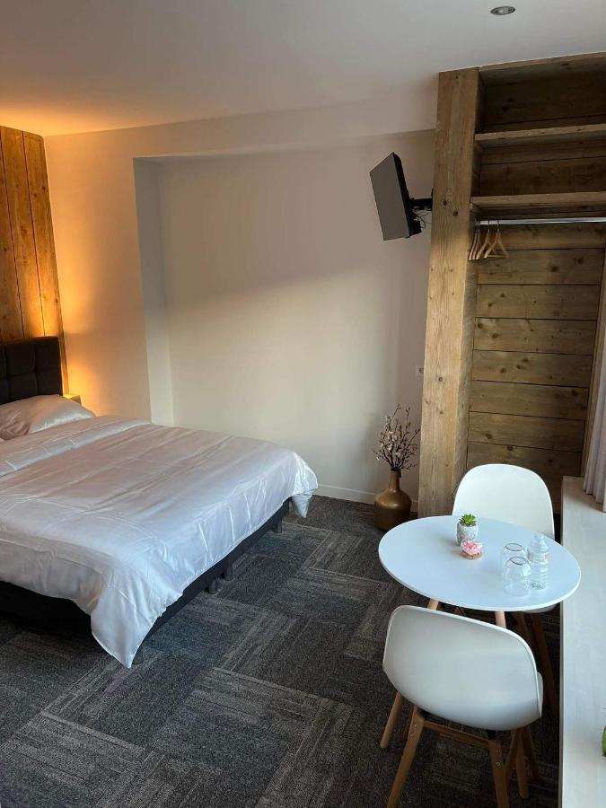 Nieuwe Kamer In Centrum Brugge Met Badkamer ! エクステリア 写真